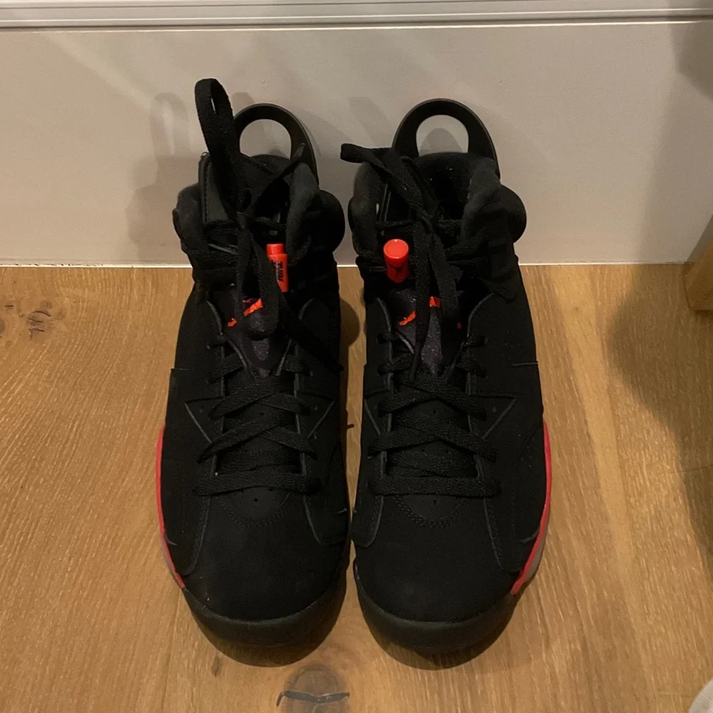 Men's Black and Red Athletic Sneakers